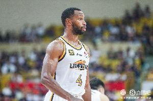 媒體人：弗格的經驗很關鍵 他和張鎮(zhèn)麟有默契 能幫著新援融入球隊