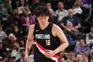 劉維偉：今天開拓者應該不會太多用小陣容了 快船也有兩個大中鋒