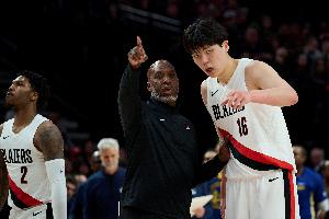 名記:比盧普斯涉賭讓開拓者全員震驚 總經(jīng)理嚴(yán)令調(diào)查期間禁止接觸