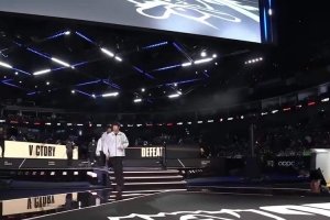 隊(duì)友太坑了！wayward：第一次見沙皇60分鐘3萬傷害 不如小奶油！