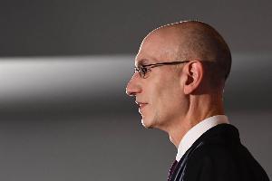 相比殺伐果斷的斯特恩 蕭華略顯柔和 這次他能帶聯(lián)盟度過危機嗎？