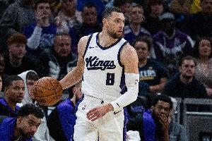 賽季前兩戰(zhàn)場(chǎng)均31.5分！國(guó)王記者：拉文明日對(duì)湖人因病出戰(zhàn)成疑