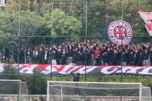 助力最后兩輪沖冠，蓉城球迷組織到訓練基地為球隊打氣