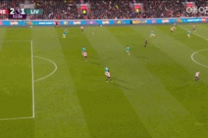 嚇人！小蜜蜂一波反擊又到利物浦門前，但蒂亞戈停大了