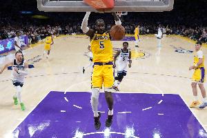 里夫斯：我告訴艾頓若他沖擊籃下將場均10罰球 那將改變比賽局勢