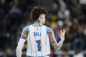 全面！拉梅洛-鮑爾上半場(chǎng)10中6&三分6中3得到17分4板2助4斷