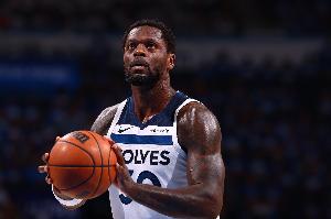 火力全開！蘭德爾18中11砍全隊(duì)最高31分外加4板6助 罰球10中8