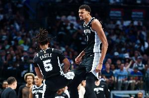 文班三戰(zhàn)合砍至少100分18帽 歷史第五人&比肩尤因鯊魚大夢上將