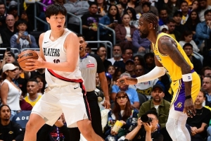 媒體人：楊瀚森在防守端沒能跟上艾頓的中投 低位強打也放不進去