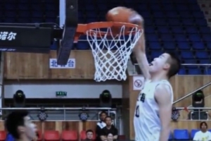 這扣籃頭快平筐了！張懿趙杰未來的上限會有多高？