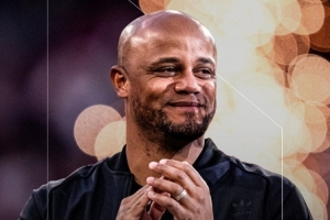 開季13連勝追平AC米蘭五大聯(lián)賽紀(jì)錄，拜仁官方曬孔帕尼海報