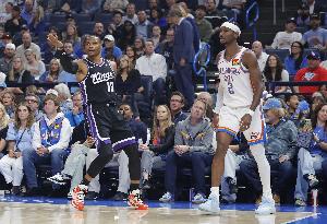 記者：國王的陣容確實(shí)太矮了 生死時刻籃板問題還是暴露了