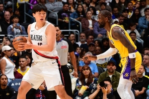 美記：球迷們急切希望楊瀚森獲得更多出場機會 但他還需打磨技術