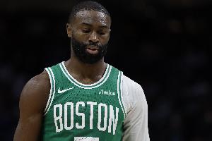 杰倫-布朗：我們團(tuán)隊(duì)的成長(zhǎng)還處于初期 我會(huì)幫隊(duì)友們減壓