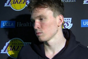 打狼隊進(jìn)攻端會怎么打？克內(nèi)克特：看防守給我們什么 突破或投籃