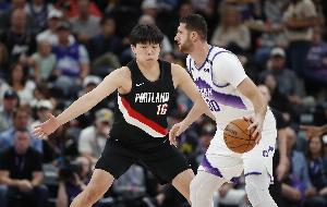 媒體人：楊瀚森在防守端依然被點(diǎn)名 里斯把握住了機(jī)會(huì)