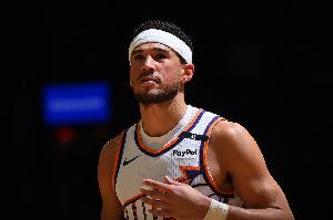 真摯的祝福！NBA官推祝太陽(yáng)后衛(wèi)布克29歲生日快樂(lè)