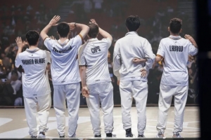 慘遭淘汰后G2發(fā)文：妄想、希望、復(fù)仇和打入八強(qiáng)，感謝大家