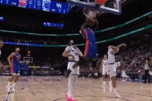 氣勢洶洶！斯圖爾特空切接康寧漢姆突破分球完成雙手暴扣