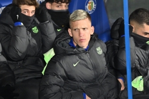 世體：萊萬和奧爾莫昨日已恢復(fù)正常訓(xùn)練，為弗里克提供了更多選擇