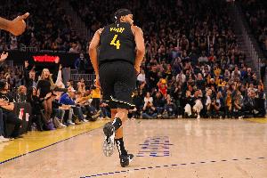 今日勇士VS雄鹿！隊(duì)記：摩西-穆迪狀態(tài)升級(jí)為可以出戰(zhàn)！