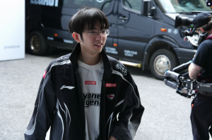 粉絲怒噴決賽局圣槍哥失誤：最后一波龍團有復(fù)活甲還在上面繞害隊友