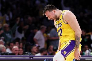 東契奇連續(xù)三場比賽場均45.3分 2007年科比之后湖人隊史首人