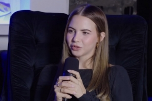 KDto女主持：世界上每個人都認識我&我?guī)銤q粉 上1次播客1萬美元