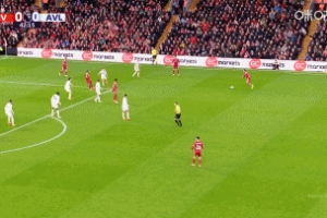 ?；倏祟^球破門，VAR裁定越位明顯，進(jìn)球無效