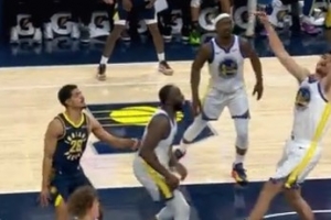 確實(shí)看錯(cuò)了！波斯特破壞步行者空接球出界&勇士挑戰(zhàn)成功拿回球權(quán)