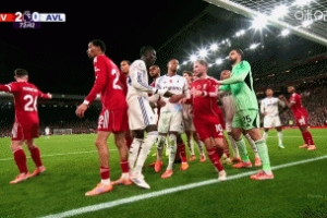 奧納納鎖喉麥卡利斯特，吃到黃牌