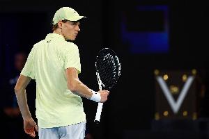 下手太狠！辛納62分鐘兩盤速勝茲維列夫，進巴黎大師賽決賽