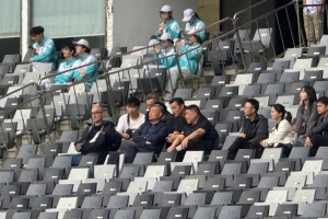 全運會U20決賽階段浙江vs新疆，浙江隊主帥卡內達現(xiàn)身比賽現(xiàn)場