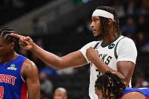 特納戰(zhàn)舊主先發(fā)！雄鹿客戰(zhàn)步行者：字母+特倫特+AJ-格林+羅林斯