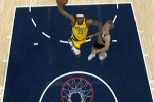 平地起驚雷！以賽亞-杰克遜殺進(jìn)內(nèi)線 起飛滑翔單臂暴扣