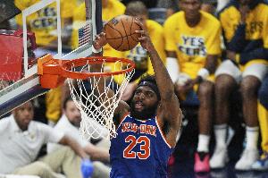 芬奇談慘?。好琢_前場(chǎng)板比我們?nèi)魏稳丝偦@板都多 他搶下了每個(gè)球