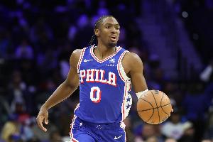 中規(guī)中矩！馬克西20中10拿到27分7板9助 5失誤