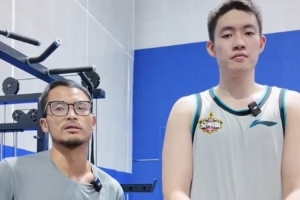 寧波男籃曬訓(xùn)練視頻：健身小課堂開(kāi)課啦 鋼線(xiàn)旋轉(zhuǎn)抗組