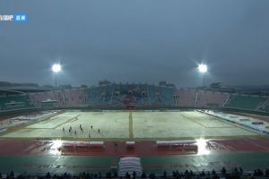 冰天雪地！延邊龍鼎主場積雪嚴(yán)重，草坪都被染成了白色