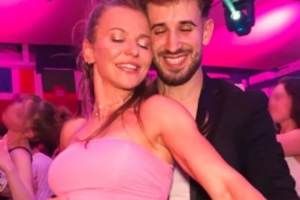 記者：萊萬妻子跳性感舞蹈被做成梗圖嘲笑，引發(fā)了萊萬家庭爭(zhēng)吵