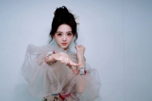 KPL解說靈兒發(fā)布視頻：手勢舞 來了來了