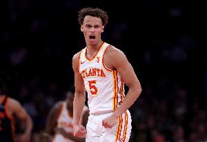 雖遲但到！丹尼爾斯連續(xù)62場送出搶斷 超越老里獨享老鷹隊史第一