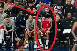 有點(diǎn)疲憊？哈登被換下場(chǎng)一屁股癱坐在板凳上&抬頭仰面