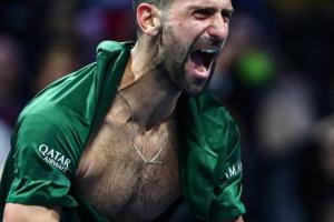 老夫聊發(fā)少年狂38歲德約奪冠后撕球衣激情慶祝，露出狂野胸毛