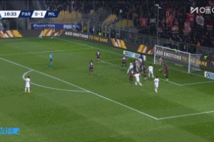 被秒吹！帕爾馬角球進攻中打進一球，因越位在先被吹無效