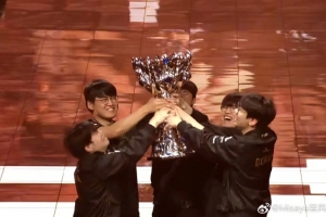 若風(fēng)：三冠王，在如今的Faker身上實現(xiàn)，書寫傳奇最濃到一筆