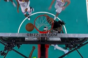 另類(lèi)的2+1！亞歷山大搶斷反擊造殺傷&莫蘭特怕踩到掛筐吹干擾球