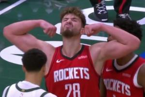 橫！申京拋射字母哥 再戲耍字母+強(qiáng)吃特納2+1收比賽