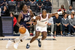 三度重學走路！奧拉迪波加入雄鹿G聯(lián)賽球隊 誓要重返NBA賽場