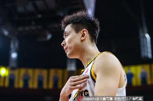 媒體人：廣東陣容深厚但前三節(jié)并不輕松 趙繼偉拉傷并不樂觀